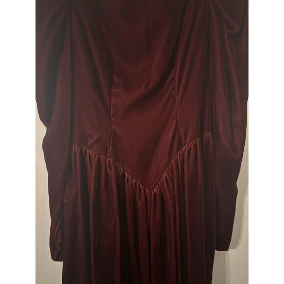 Vintage Velvet Union Made Burgundy Low Back Evening/Prom Cocktail Dress Size 6 - Picture 3 of 8